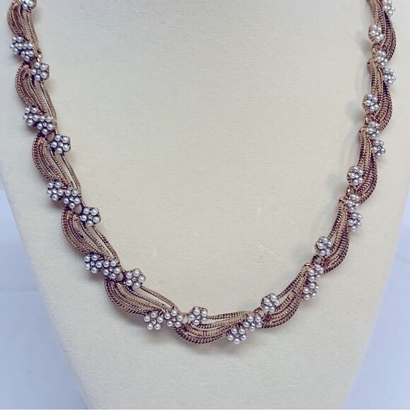 Vintage Lisner Necklace Faux Pearls Gold Tone Chain 18” Gorgeous - Picture 3 of 7